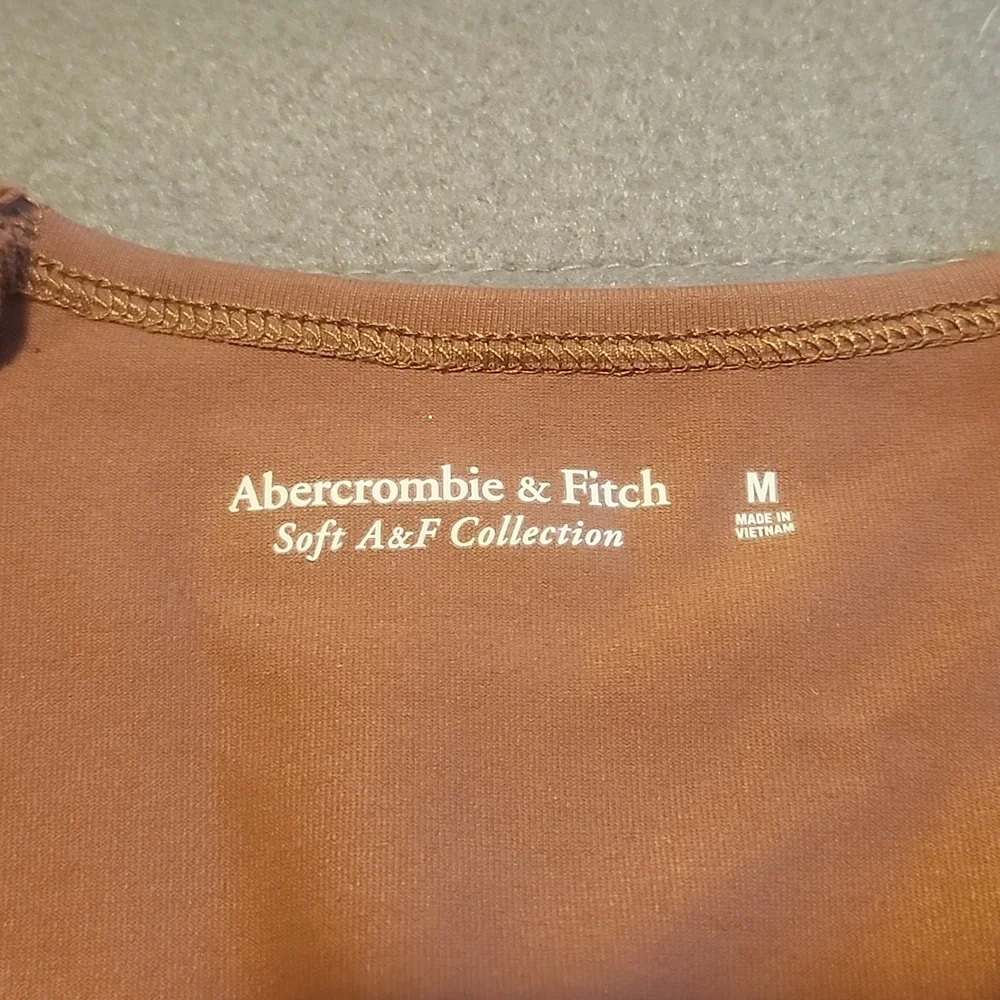 Abercrombie & Fitch Long Sleeve Bodysuit. Size Medium NWT - Picture 2 of 8